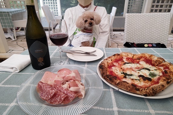 dinner1.JPG