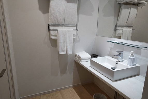 room4.JPG